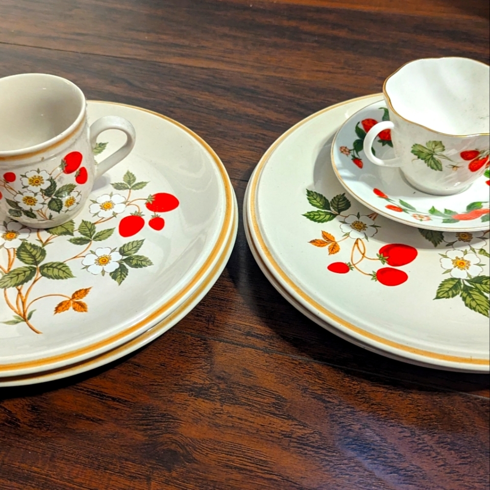 Strawberries and Cream Vintage dinner plates.